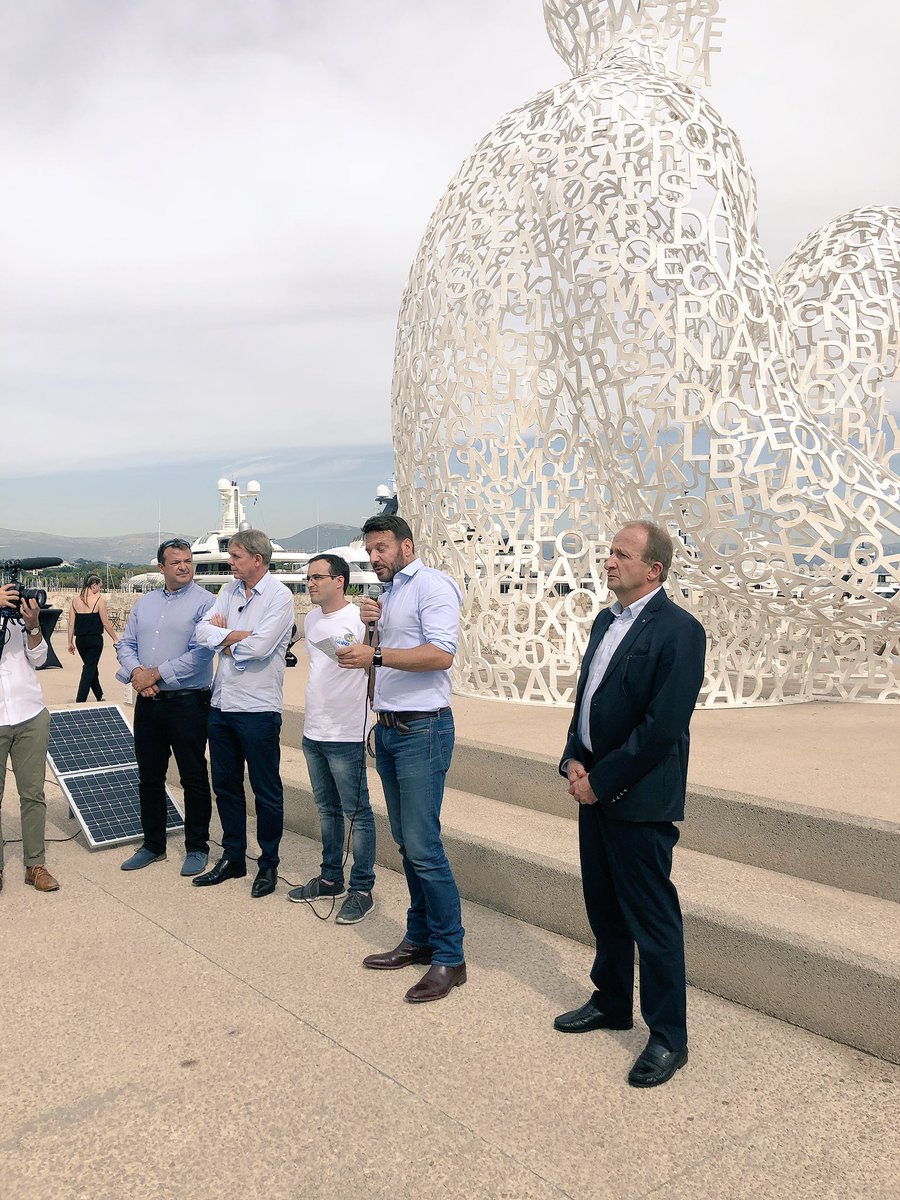 Discours de <a href="/SamuelLeBihan/">Samuel Le Bihan</a> pour présenter <a href="/AEarthwake/">Association Earthwake</a> et son #innovation #écologique : Chrysalis. #portvauban