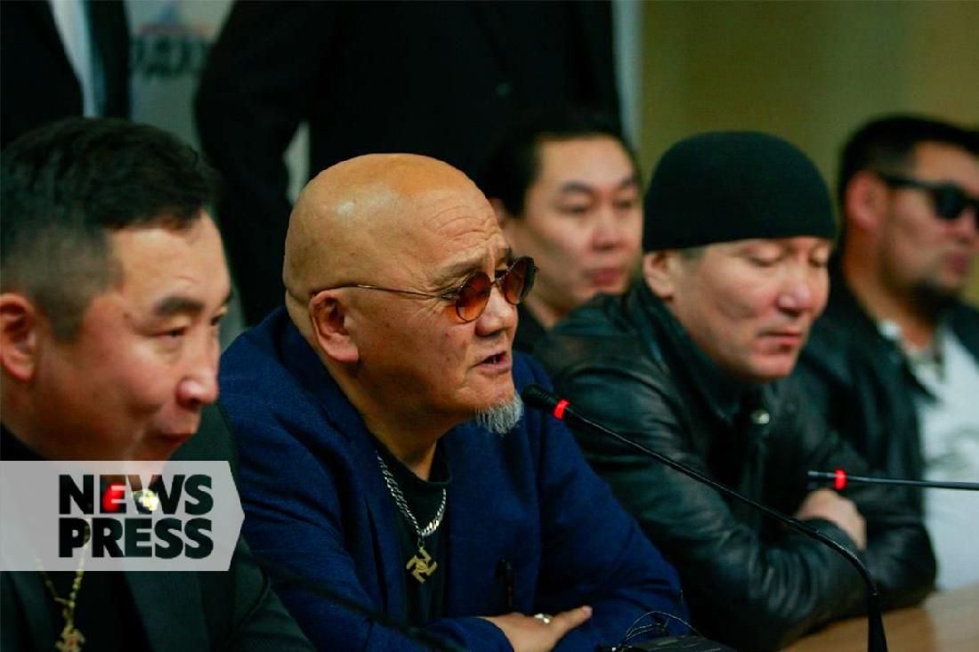 Хуулиас гадуур аашилж, залуусыг үймээн самуунд уриалдаг, хийсэн бүтээсэн зүйлгүй энэ мэт нөхдүүдийн талаар Монголын хууль, цагдаагийнхан нэг мэдэгдэл хийнэ байгаа. Үүнд заавал хариулт авах ёстой. Дэмжиж байгаа нь RT <a href="/Enkhbayar_bat/">Баттөмөрийн ЭНХБАЯР</a>  <a href="/BuBaatarkhuu/">🇲🇳Б.Баатархүү🇲🇳</a> <a href="/arslankhuyag_g/">police</a>