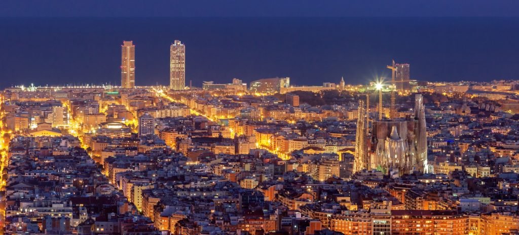 vtolacigars's tweet photo. The Travelling Aficionado: Smoking in Barcelona
https://t.co/hs6LBnPGn3
#Barcelona #CIGARS #cubancigars #barcelonahotels #luxurytravel #mondaymotivation #wheretosmoke #habanos #cuba #vtola https://t.co/TaUJmAitHn