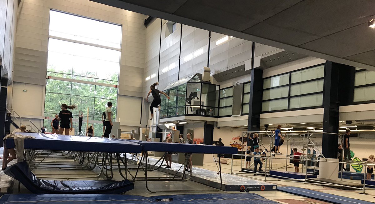 15 en 16 september feestelijke open dagen nieuwe KDO trampoline- en freerunhal en de nieuwe dansstudio. 
Kom een kijkje nemen en spring, dans of freerun mee!
15-9 van 13.00-16.00uur
16-9 van 11.00-15.00uur meer info: kdoapeldoorn.nl