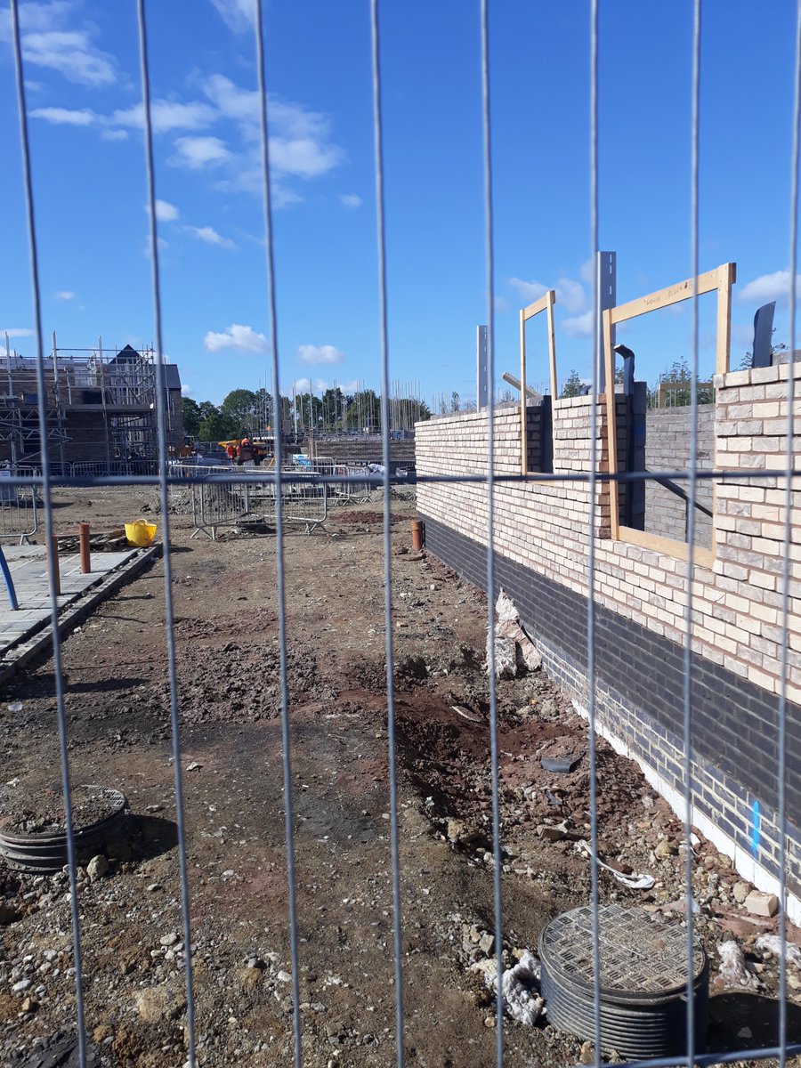 AraneeMahadeva's tweet photo. It's always rewarding to see progress on site and housing being delivered. Infrastructure loan under #HomeBuildingFund funding roads, utilities and enabling works to accelerate the delivery of more than 4,500 homes at #AlconburyWeald #HomesEngland #UrbanandCivic https://t.co/UV0CeXsjsQ