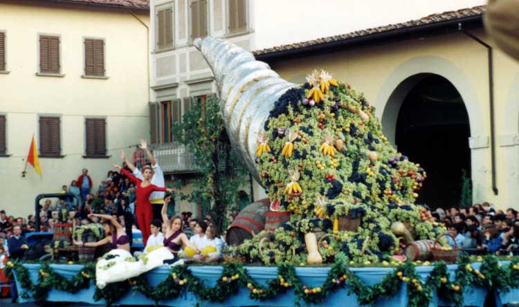 The #Maremma #Tuscany’s best #food #festivals are in #Fall. These are annual institutions. The sort of celebrations that were started long before tourists came a-knocking and continue to be organised by the locals for the locals. Here are my top 5! bit.ly/2N0LadP