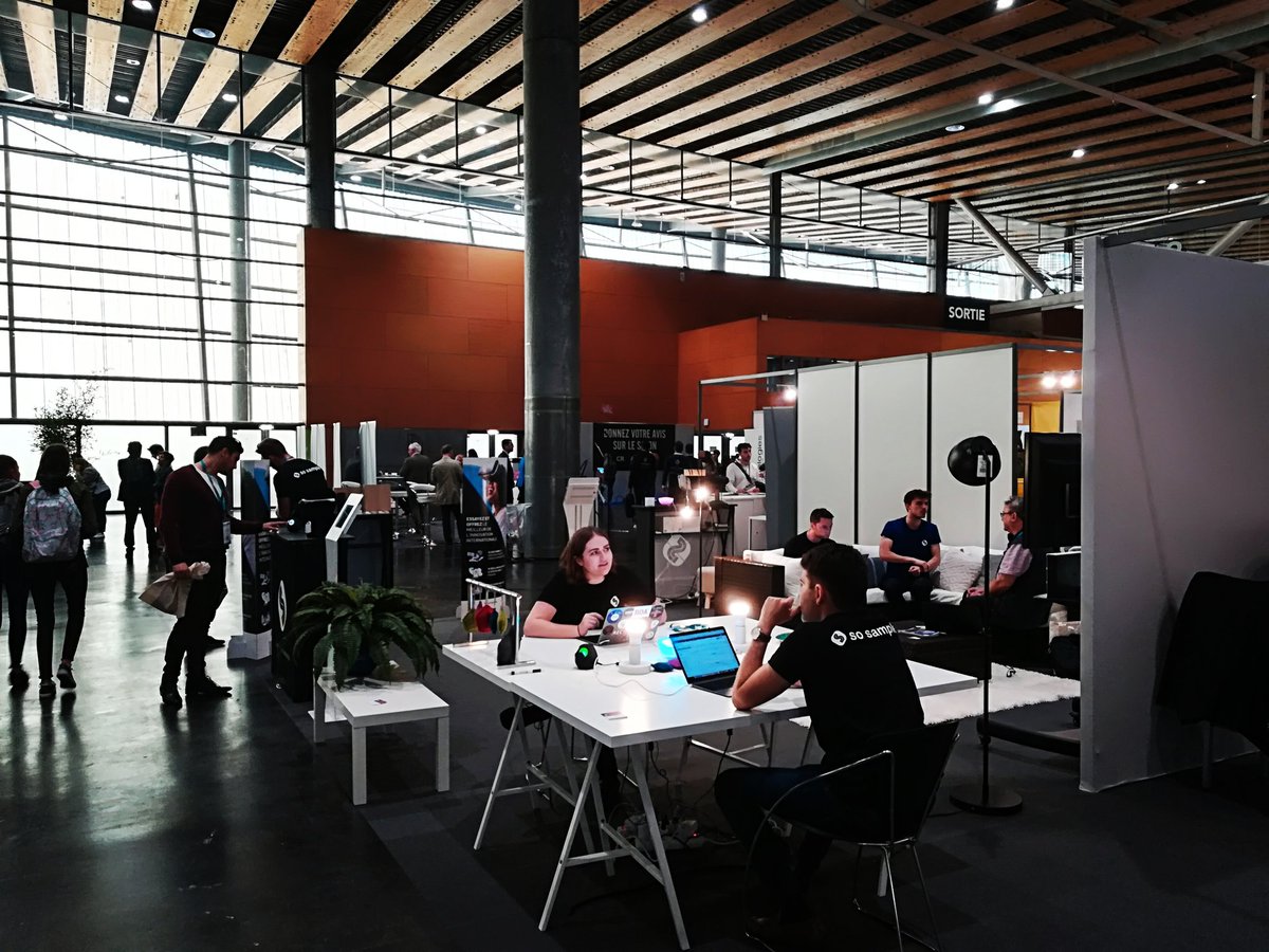 barainnovations's tweet photo. Pas de repos pour nos chasseurs d'#innovations en direct du @SalonCreer #BusinessPower ! Rdv sur notre espace #BureauConnecté pour #tester nos innovations en exclusivité avant leur #distribution en magasin ! #startup #lille #entrepreneurs https://t.co/ZjjdPNzUDT