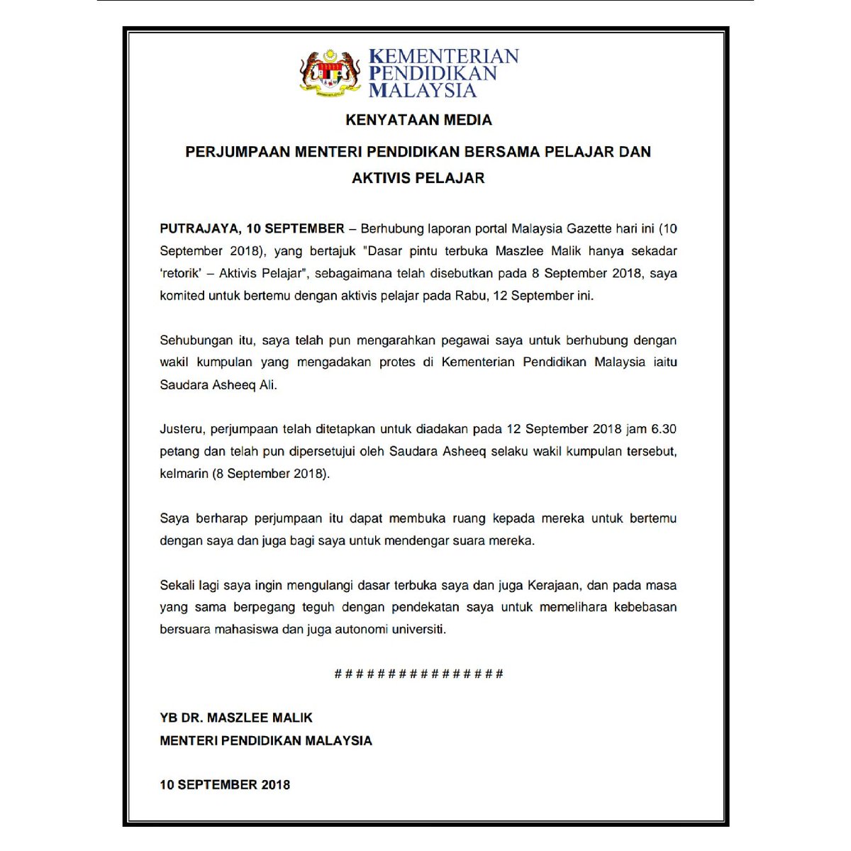 MOHEOfficial's tweet photo. [ KENYATAAN MEDIA]

PERJUMPAAN MENTERI PENDIDIKAN BERSAMA PELAJAR DAN AKTIVIS PELAJAR

-------------------------
#KPMSPT
#HariKebangsaan2018
#SayangiMalaysiaku
#KitaPunyaMalaysia
#KibarkanJalurGemilang
#KasihSayang
#Kebahagiaan
#HormatMenghormati
#LoveHappinessMutualRespect https://t.co/rjL6GKcSRK