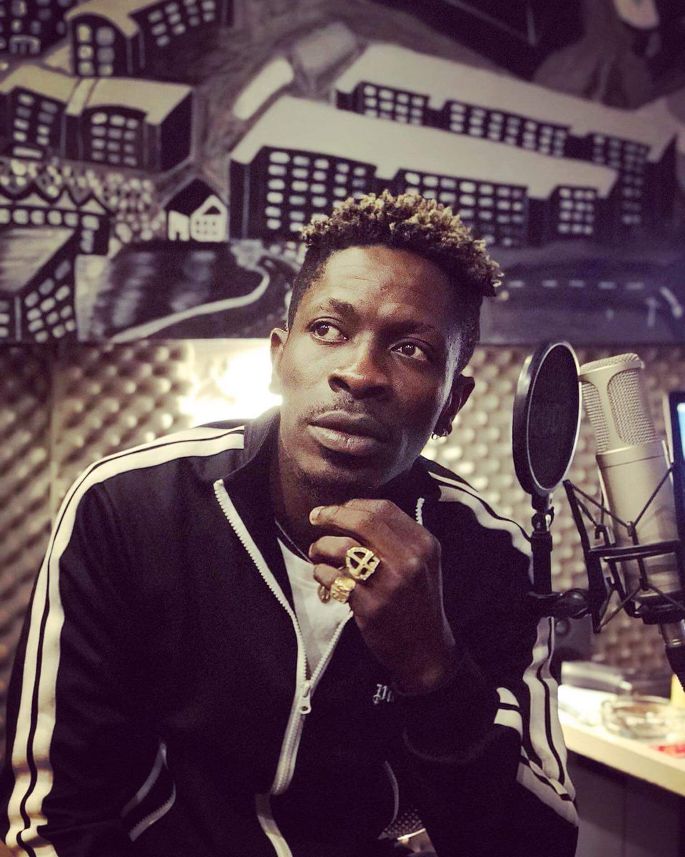offset_ayam's tweet photo. Stonebwoy think Dancehall be Religious and Moral Studies 😂😂😂
    Herrr the nigga nearly cried ooo😂😂😂
I can feel his pains 😂
     DON'T TRY THAT SHATTA GUY😈 https://t.co/k34EJg0Gi4