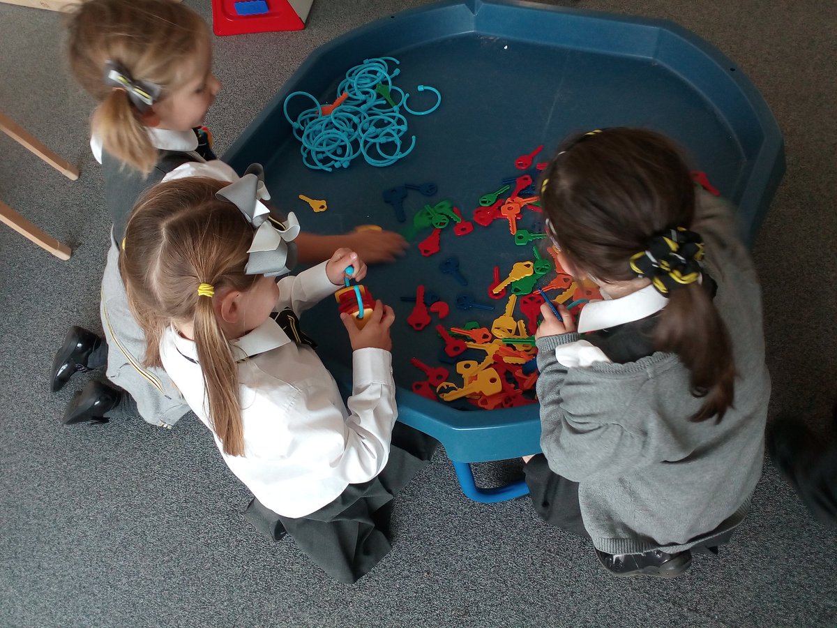 stclarespserc's tweet photo. We are loving exploring maths through play in primary 1 ❤🌟 #mathsweekscot #mathswest #engagedfored https://t.co/LnsZ3ioZ9y