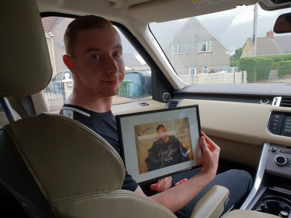 follow_vix's tweet photo. Thank you so much @yiannimize from all @tweetfyd for helping to make William's dream come true .. he was so chuffed! https://t.co/vF27jsEtQo
