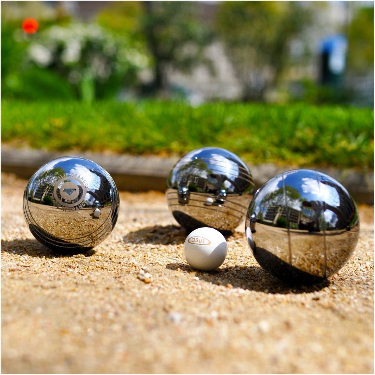 777crypto777's tweet photo. La #petanque peut sauver des vies. Il faudrait mettre des terrains de pétanque partout, vu que le #terrorisme est partout.
Vive la pétanque #francaise et bravo aux jeunes #boulistes pour leur acte de bravoure hier soir
#afghan #couteau #attaqueaucouteau
#paris https://t.co/egJKROzJHc