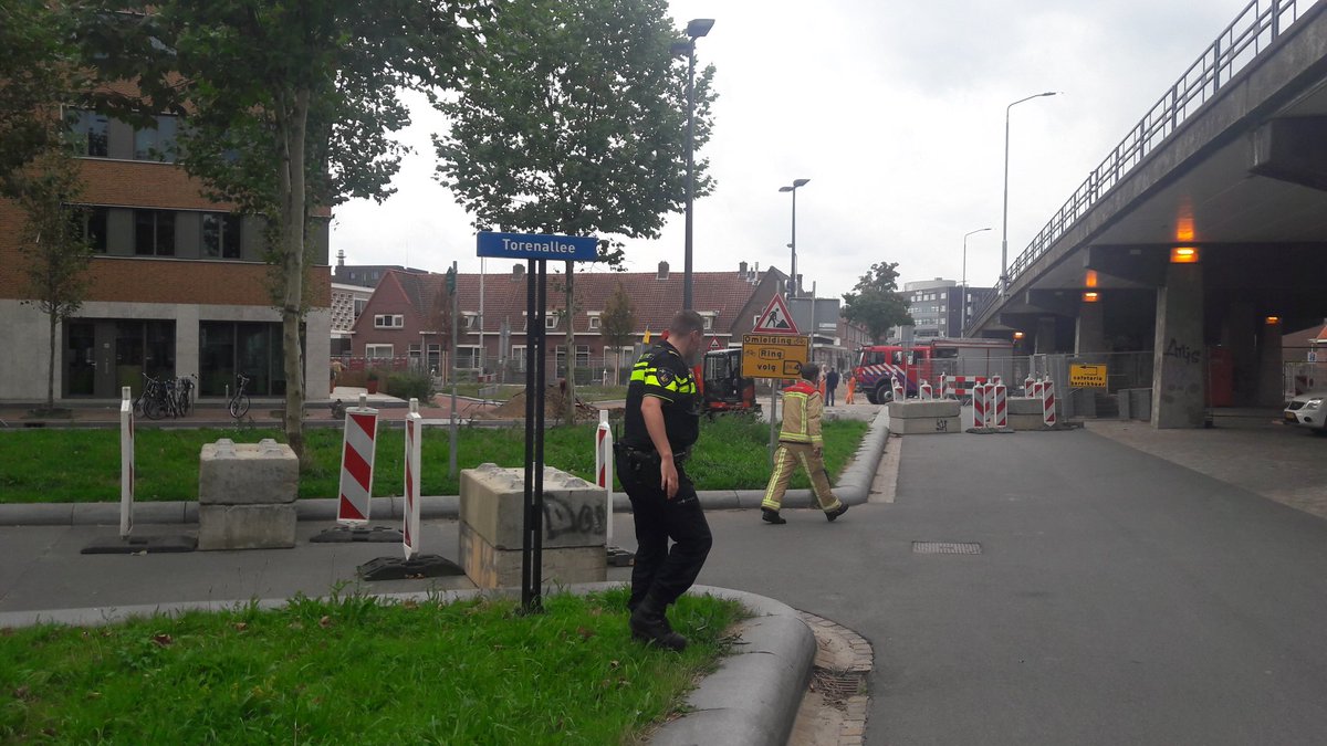 Gaslek op Strijp-S. Politie zet flink stuk rondom t #gaslek af.