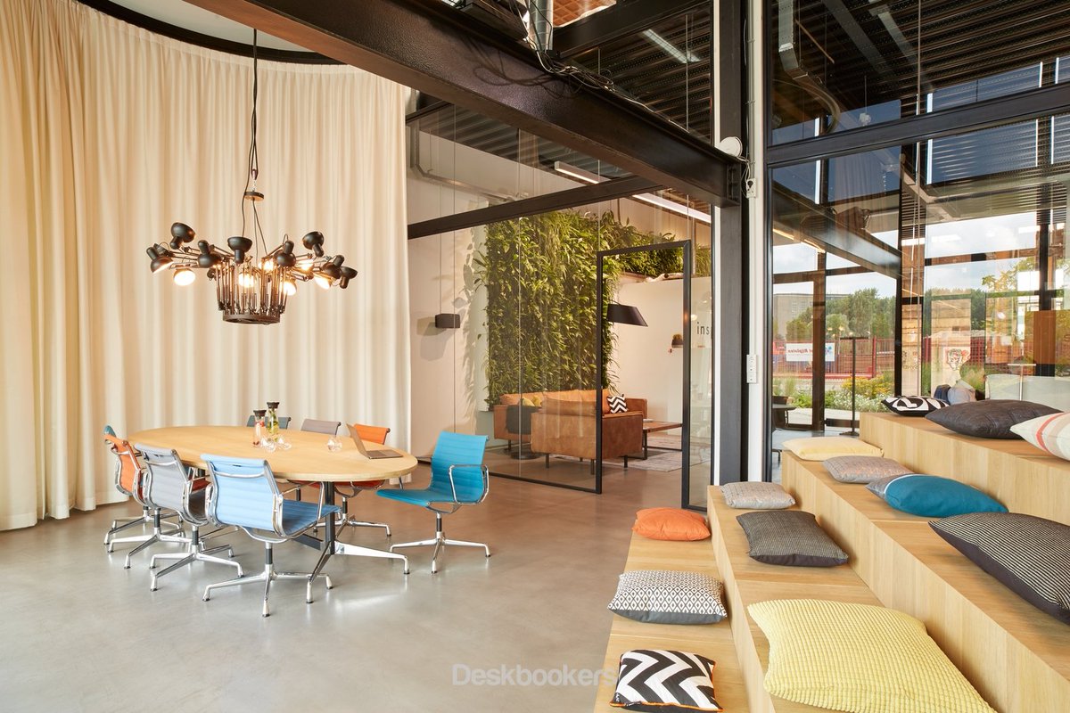 Ben je op zoek naar een unieke locatie in Utrecht om je eindejaarsvergadering te houden?
Wij hebben de drie beste vergaderlocaties in Utrecht voor je vergadering geselecteerd op Deskbookers.
Klik op de link om de top drie te zien!
bit.ly/2oWih40