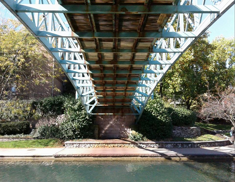 SteveSchuler20's tweet photo. Bridge over @CanalWalkIndy 
#downtownindy #Composition #capture #art #artist #photog #photogs #photographer #photo #photos #photograph #photography #photographyart #photographyislife #photochallenge #foto #pic #pics #picture #pictures https://t.co/Y93Fyp5kPU