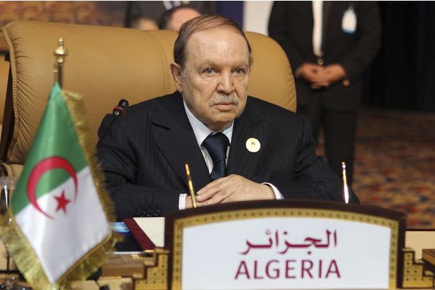 SHROUTH's tweet photo. Après ses déclarations tapageuses, le président #Bouteflika a décidé de limoger #Haftar de son poste de chef de Daira en #Libye dans l’attente du mouvement des Walis. #algerie https://t.co/tcYu3J3LJg