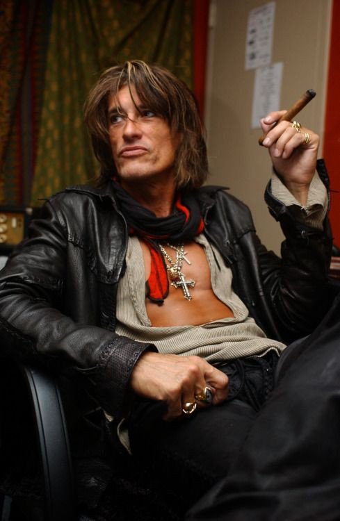 Happy birthday Joe Perry!!!!XOXO 