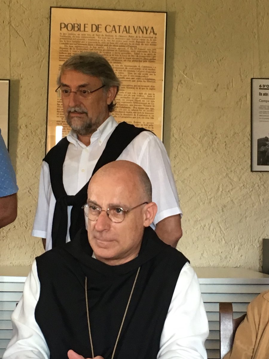 evendrella's tweet photo. Avui a @MonestirPoblet he assistit al lliurament del fons documental de la Marxa per la Llibertat @Marxa76 a l’arxiu Montserrat Tarradellas @arxiuMTM amb @angelcolom i Arcadi Oliveres https://t.co/EHly0BdpNa