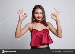 Mauvaise vue
Quand je regarde la poitrine d'une femme je vois double.
Jules Renard