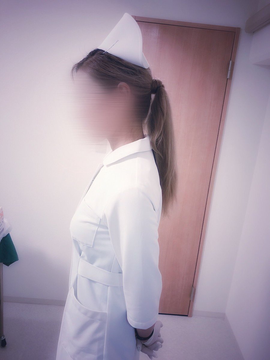 梨花先生のお写真頂きました。

ナースキャップ大変お似合いでございます。

こちらは白一色でゆり子先生とは色違い。

7分袖がいいですね。

梨花先生とゆり子先生との3P...

想像してしまいます。