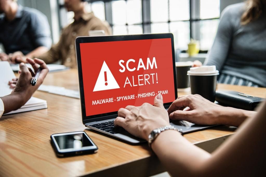 IdentityDevil's tweet photo. Tech Support Scam Busted – How to Spot Them from a Distance @ifeeltech https://t.co/GehdaEu1Wp https://t.co/2PTsTRvEos