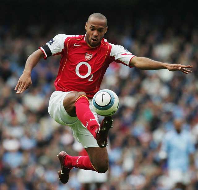 Footballtweet's tweet photo. The Original Top Four:

Manchester Utd - AIG
Chelsea - Samsung mobile
Liverpool - Carlsberg
Arsenal - O2

Those were the days. 💪 https://t.co/0NR6vWwx7W