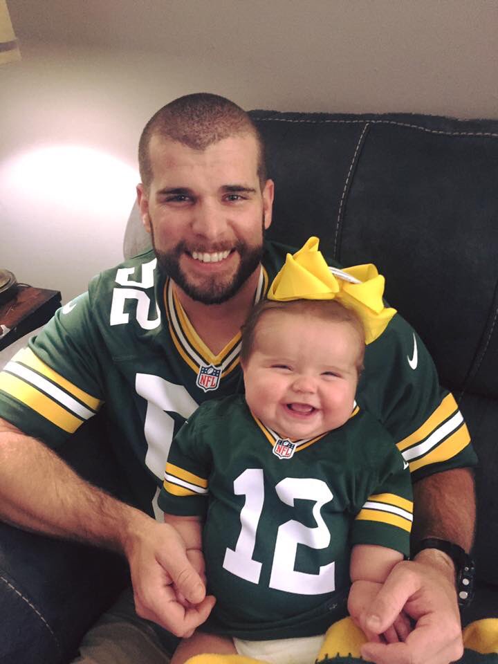 Tara_Evans2's tweet photo. How we feel when @AaronRodgers12 comes back in the game and throws a 75 yard pass to @rcobb18. @packeverywhere @packers #GoPackGo #packers #packersnation https://t.co/pzhwMTW3va