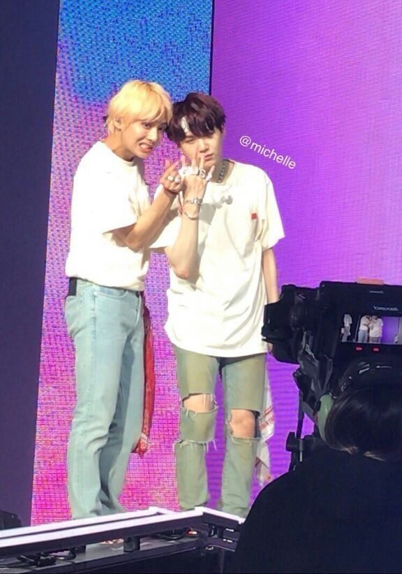 I dunno who's Michelle but thank you for this! OMG! 😍💜

#BTSLoveYourselfTour
#TAEGI #V #뷔 #SUGA #슈가
#VGa #BTS #방탄소년단