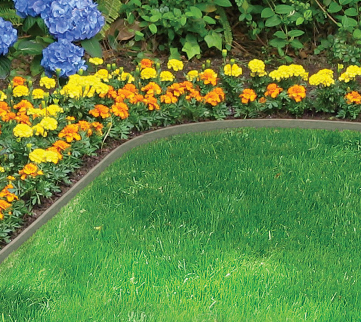 RiversAssoc's tweet photo. Why pay for the high cost of steel &amp; aluminum Landscape Edging when you can buy USA made Epic Plastics Recycled Plastic Edging at 1/2 the cost.

#edging #landscapedesign #landscaping #IrrigationAssoc #GeorgiaTurf #TheGreenForum #architects #SCgreenindustry #design #RiversAssoc https://t.co/ZaqhIChwx4