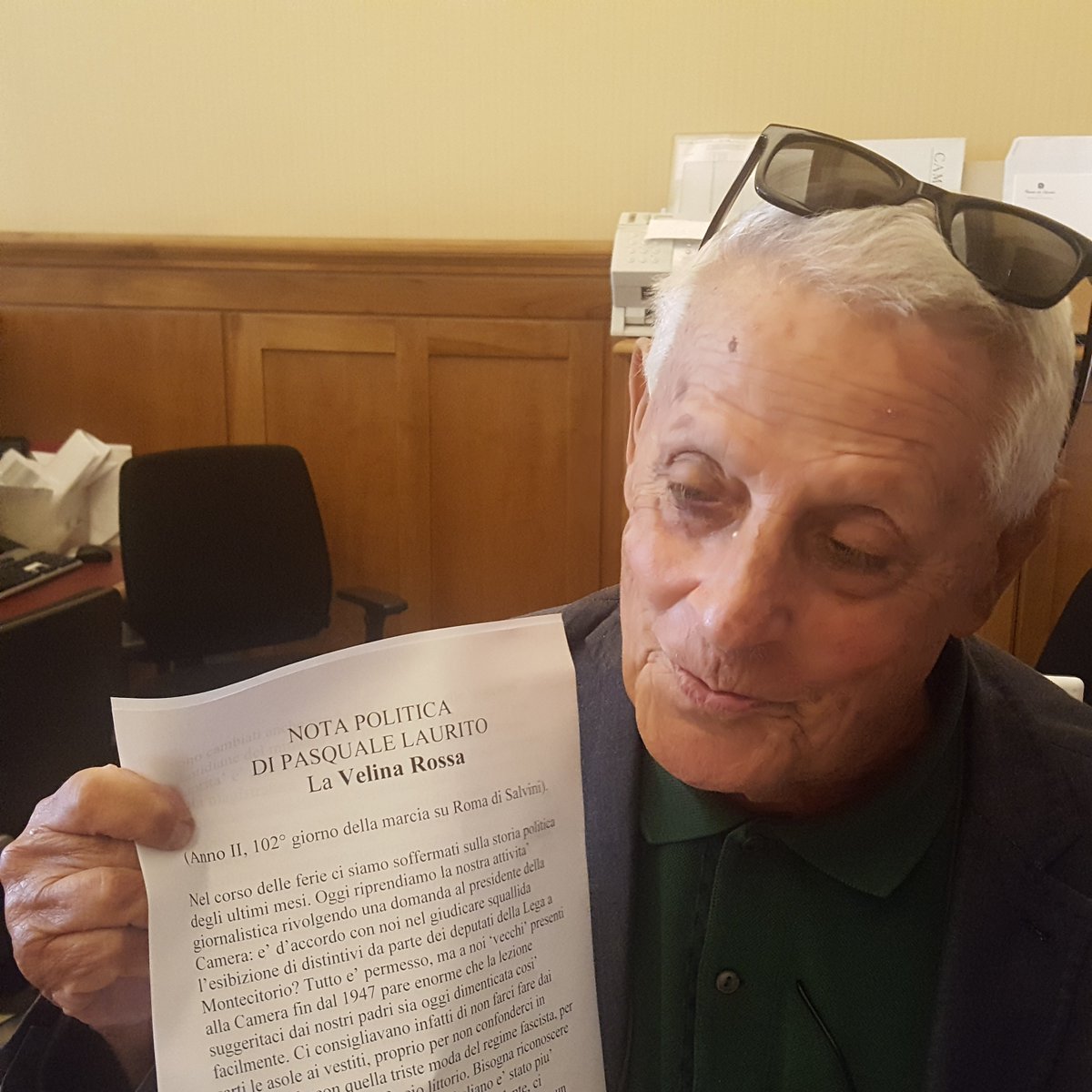 Da Matteo a Matteo. Dopo <a href="/matteorenzi/">Matteo Renzi</a> , tocca a <a href="/matteosalvinimi/">Matteo Salvini</a> . Son 100 cento e piu' giorni che marcia su Roma. Ma ha fatto male i conti. Finira' come l'altro Matteo. Rottamato. #Resistere!