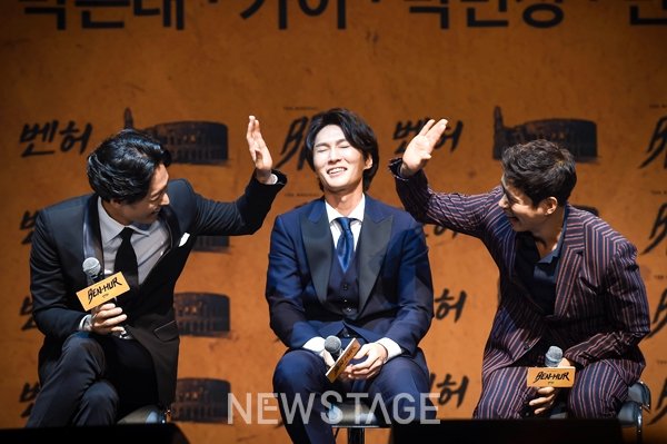 뮤배 카이 쓸데없는 정보봇 tweet media