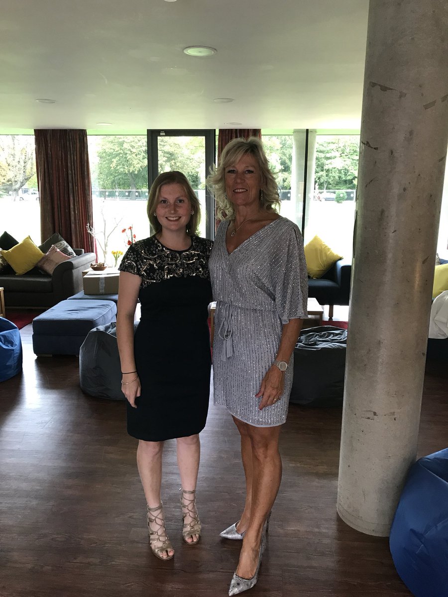 juliekentmbe's tweet photo. Pre drinks @malcheltenham Ready 4 #CheltAwards @spatsy94 @IrisHayley @PiedPiperAppeal @DeanCloseSchool  @LukeMillikin1 #exciting #ambassadore https://t.co/vE6js2Pbyf