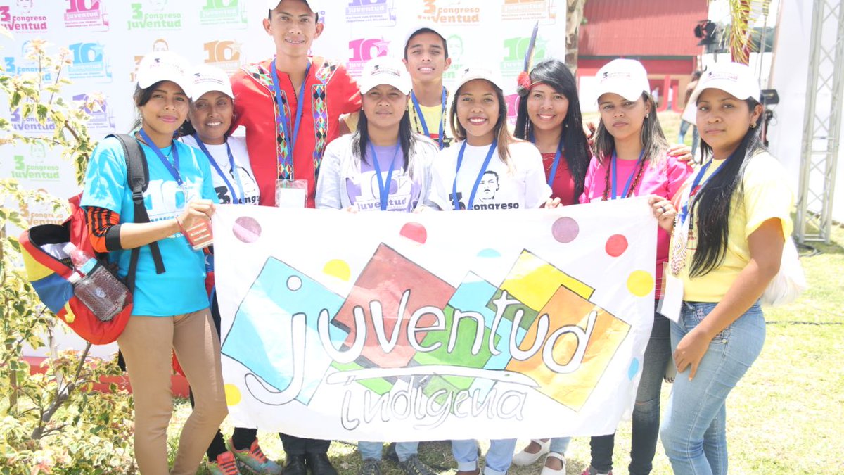 MirandinosPSUV's tweet photo. Las sonrisas de la juventud colma con alegría el  #3erCongresoDeLaJPSUV  hoy estarán trabajando fuertemente para continuar los procesos de debate #JpsuvEnDebatePorLaPatria https://t.co/eelwquzG61