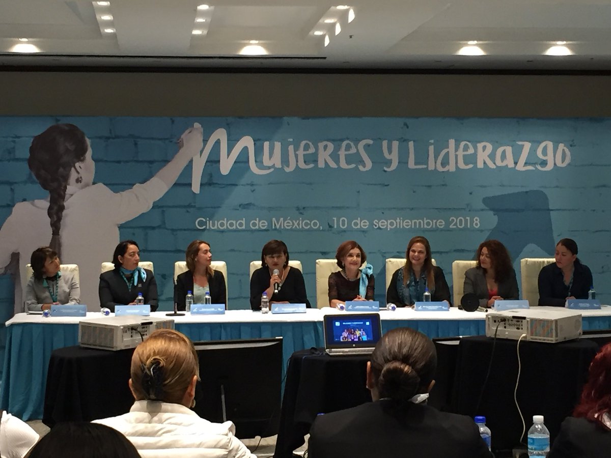 Estamos en el seminario “Mujeres y liderazgo trabajando por más mujeres de #México ¿No lo sabías? Nueva Alianza siempre ha cumplido con la cuota de género en su estructura política.
#MujeresLaLuchaSigue  
#NuevaAlianzaVive