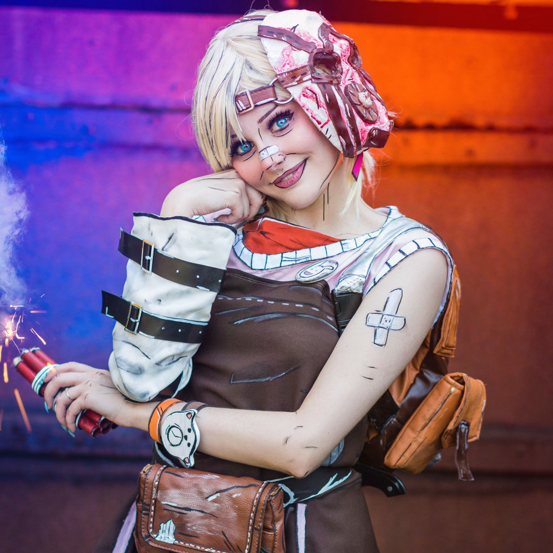 "Put a little bomb in the hot ass damsel, blow stuff up and make people die." Sup suckas, check out this awesome cosplay by <a href="/ri_care/">Ri 🐶🤍 ⚢</a> (📷 IG: cassiehphotography).