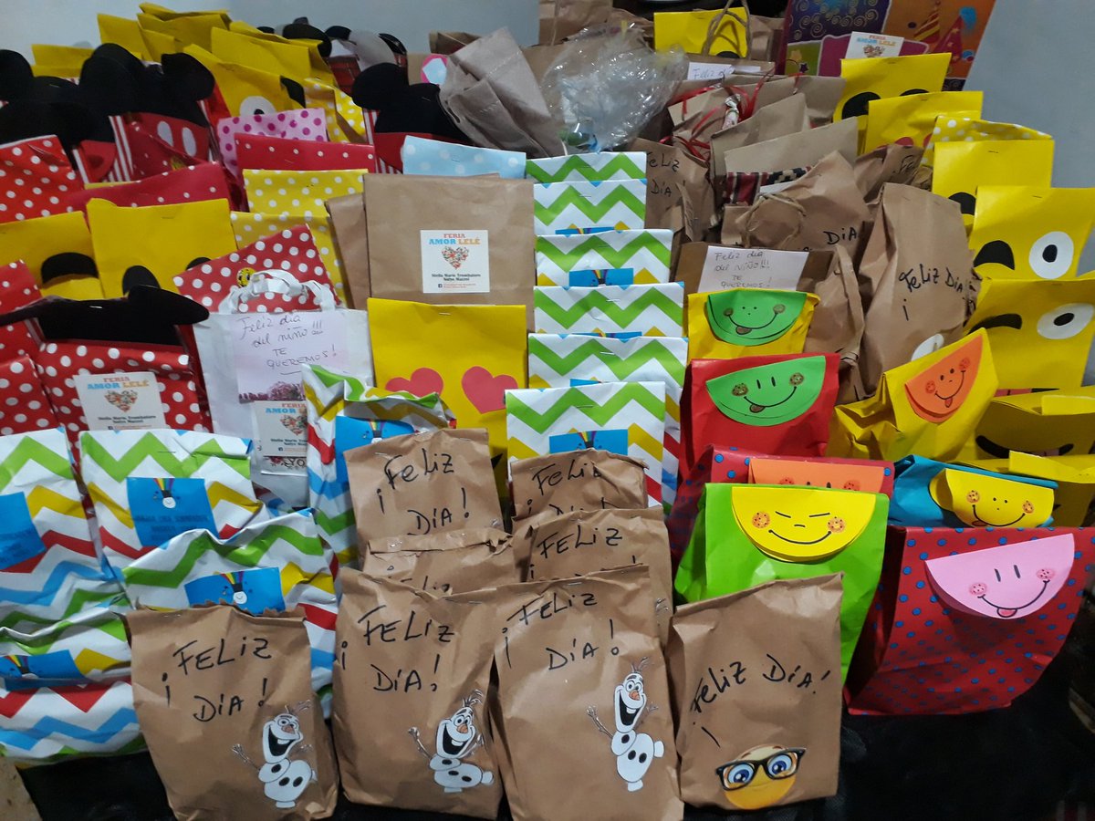 Mucha gente pequeña en lugares pequeños ❤ #Ponetugranitodearena