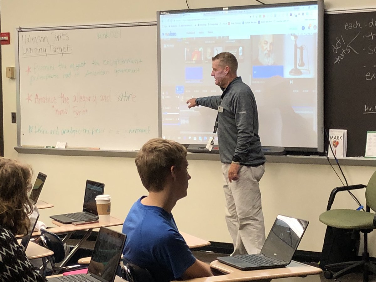 BruinLiBEARian's tweet image. A little learning in US Studies this morning.  Creating Mini documentaries with WeVideo @kltown #CpsBest #CPSTech