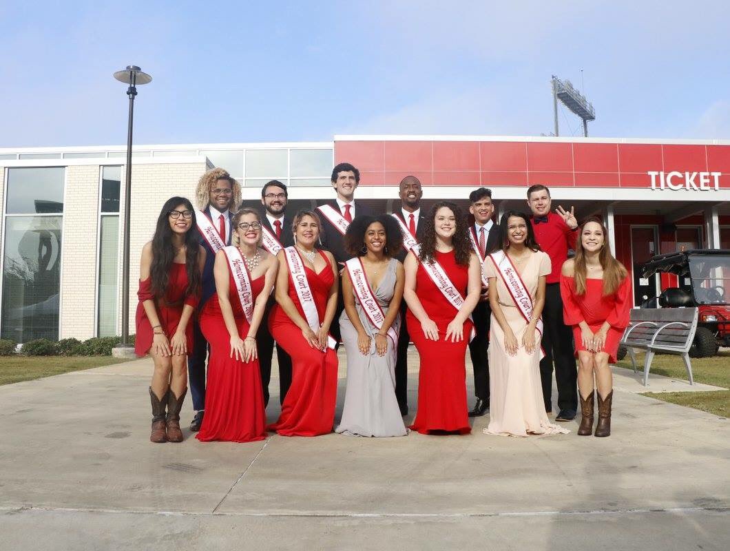 Want to participate in this year’s Spirit Cup? Or be THE Univeristy of Houston’s Homecoming King/Queen? Come find out what it takes to take home the trophy or the crown TODAY @ 1pm in the SC South Third Ward Room! #UHHome18
