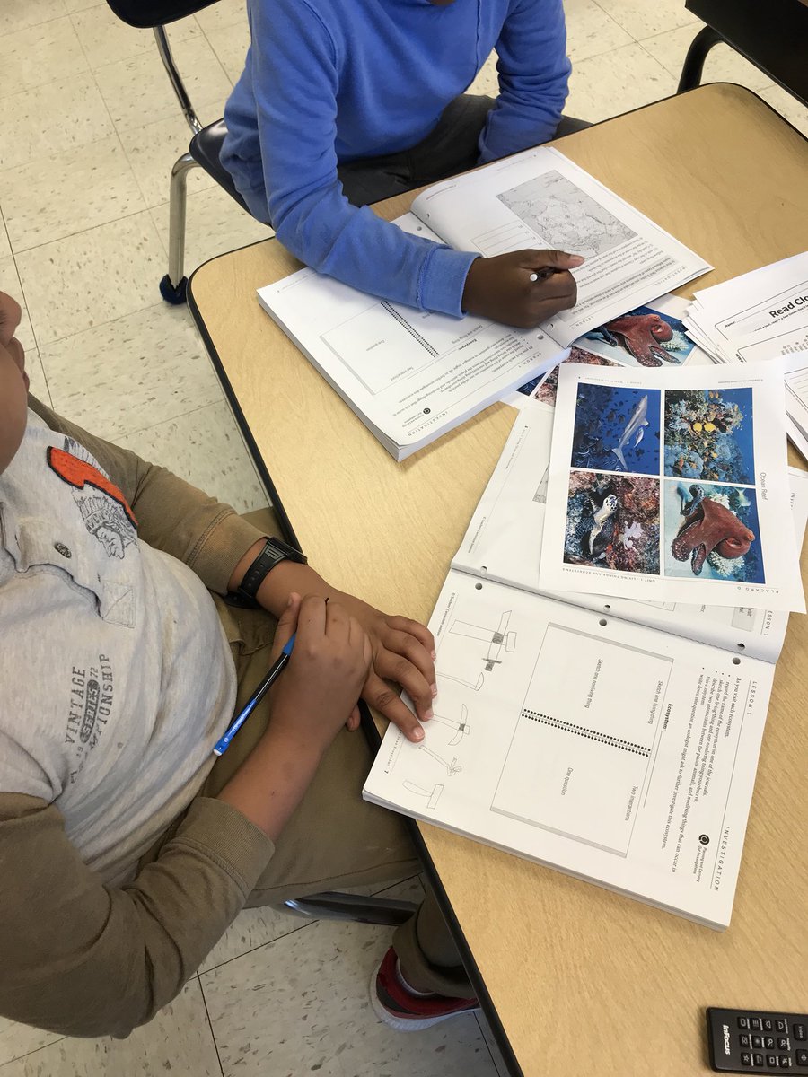 MrsBlazeBecker's tweet image. Ecologists hard at work #cridgepride #tciscience