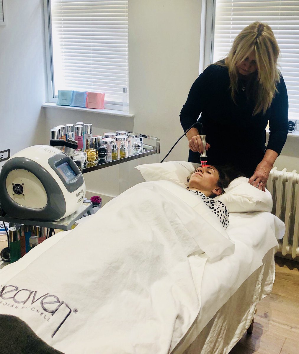 HeavenMens's tweet photo. It’s #trainingday at #MorganHouse and that can only mean one thing for these ladies...plenty of irresistible treats! Err...and the introduction of the impressive piece of #tech that is #Lipolis7 of course! 📝 @Lipolis7Heaven @heavenskincare https://t.co/p16zfGtVXo