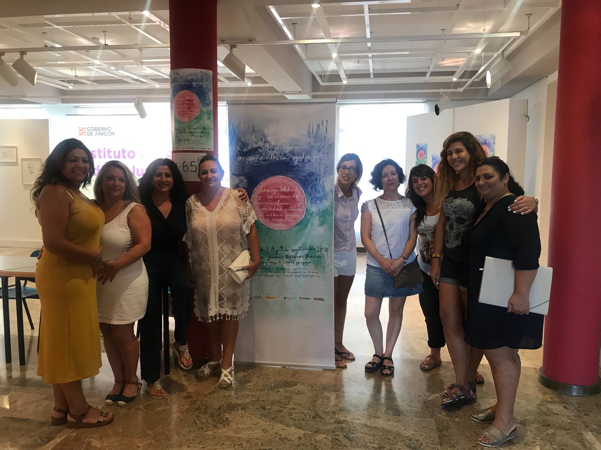ArtemisaRed's tweet photo. 38 jornadas de enseñantes con gitanos en Zaragoza. 
Jornadas en las que asisten nuestras mediadoras un año más para trabajas temas de:
- desigualdad y educación 
- curriculum y diversidad cultural 
- La cultura gitana en el curriculum escolar https://t.co/m27F9TenXp