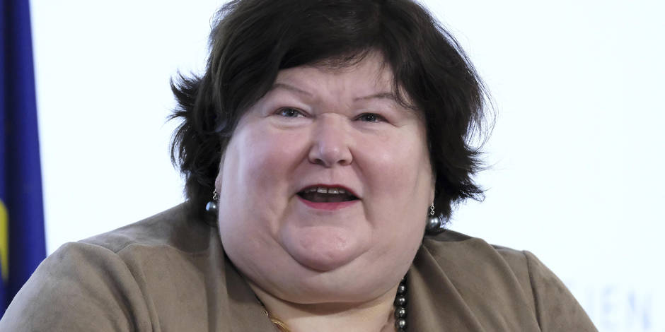 Bill Wirtz This Is Belgian Health Minister Maggie De Block She Introduces Plain Packaging For Tobacco Because She Believes That People Cannot Control Their Urges T Co 7ynue5hsrt