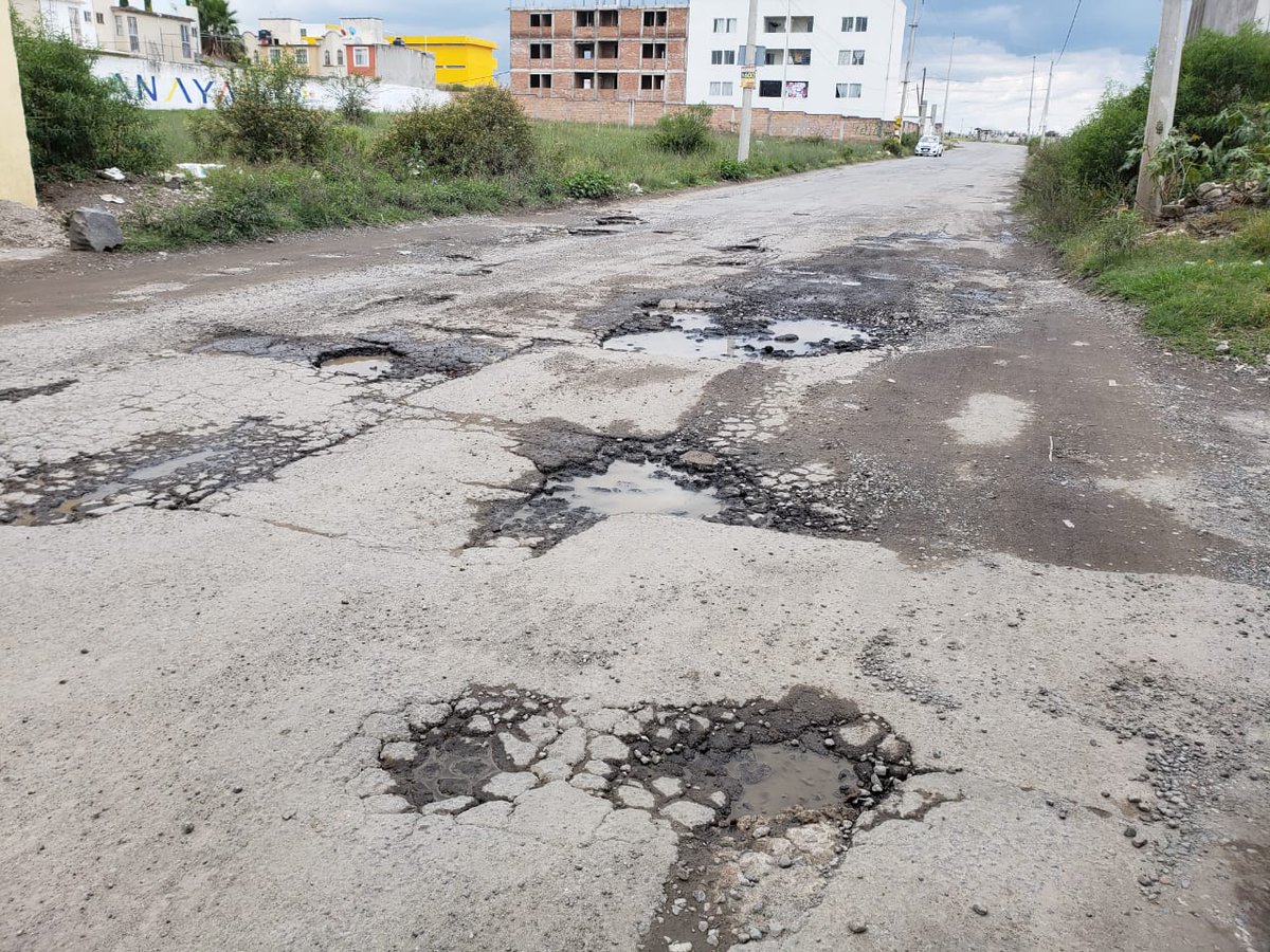 leonruge's tweet photo. @CICPue Calle con muchos #Baches calle Agua entre Av. Del Trabajo y Fraccionamiemto Fuentes 2. Col Villa Albertina. @InfraPue #BachetónPuebla https://t.co/yDEvDVteOa