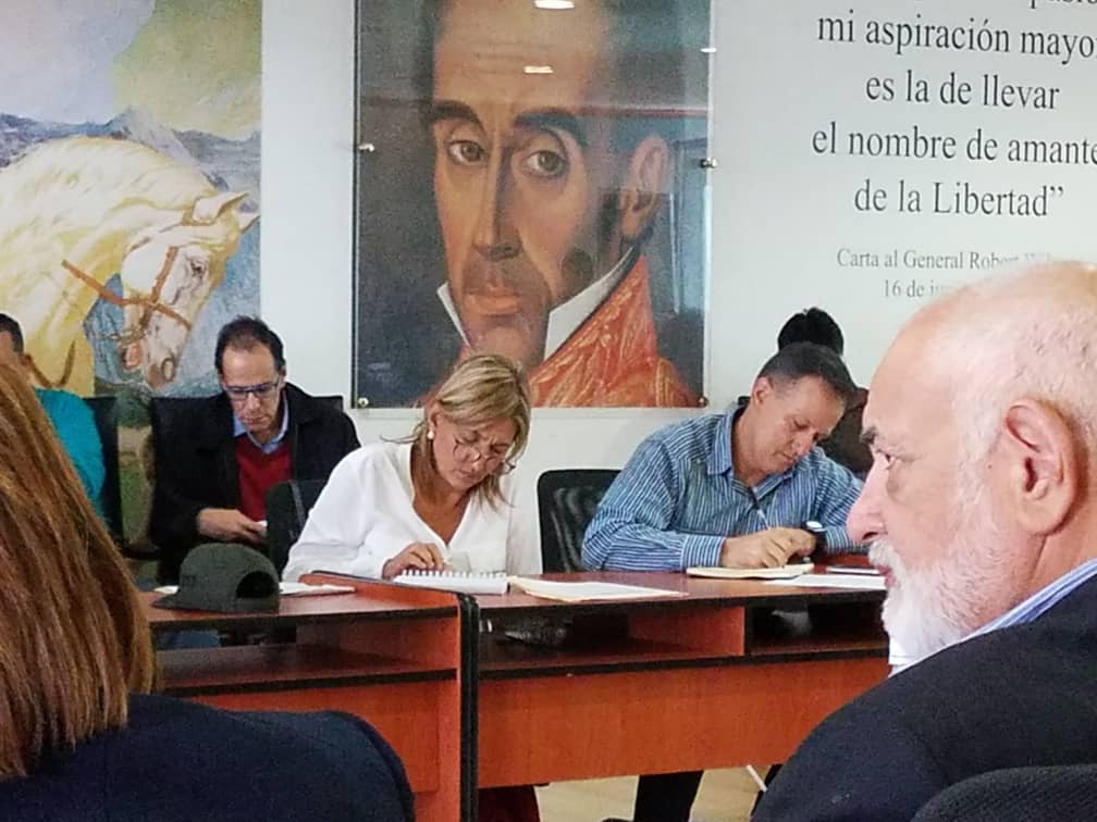AHORA | En la sede del @MPPEDUCACION se realiza la reunión de planificación de agenda de la Vicepresidencia Sectorial de Desarrollo del Socialismo Social y Territorial @psuvaristobulo <a href="/Vice_Social/">social media</a> <a href="/CarylBertho/">Caryl Bertho</a>  <a href="/AlohaNueez/">Aloha Núñez</a> <a href="/blancaePSUV/">Blanca Eekhout</a> <a href="/pinfantea/">Pedro Infante A.</a> <a href="/ErikaPSUV/">Erika Farías Peña</a> @Barrio_Tricolor