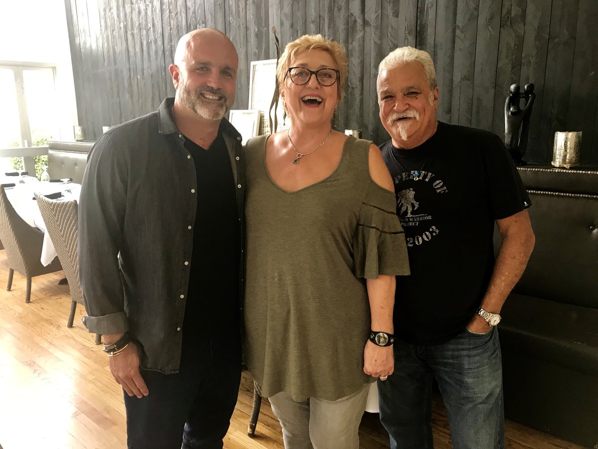 LigayaFigueras's tweet photo. .@10DegreesSouth celebrates 20 years in biz. Owner Justin Anthony shares highlights. (Did ya know he's a former pro soccer player?) #southafrica #restaurants #ATL https://t.co/HaM8KYLt93 https://t.co/PwbNPD6ocZ