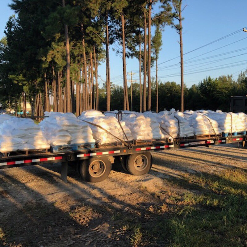 DorchesterSCGov's tweet photo. Members of #TeamDCSC have been working tirelessly making sandbags for our residents. Sandbags will be available at 1p & 5p today. https://t.co/bz30eTUXjJ for pick-up locations and more information. https://t.co/WXCsJZoHOm