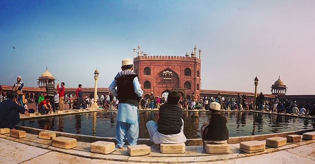 Jama Masjid
.
.
.

#culturetrip #postcardsfromtheworld #distractionsandinspirations #traveldeeper #mytinyatlas #stayandwander #thatsdarling #suitcasetravels #iamnikon #lifeofadventure #liveauthentic #createexplore #exploretocreate #roamtheplanet #roa… ift.tt/2x3yrfG