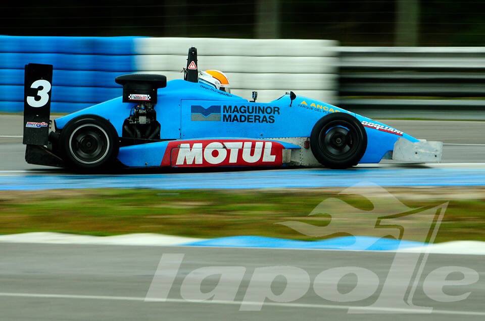 muraglia_diego's tweet photo. P2 y P3 , sigo primero en el campeonato y sigo sumando !! Muchas gracias @MaguinorMaderas @motul @chachi54 @AV_Uruguay #Onled https://t.co/z82h4tcPQE