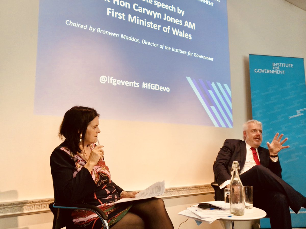PrifWeinidog's tweet photo. Diolch yn fawr iawn i @instituteforgov am drefnu digwyddiad #Brexit & #Datganoli heddiw. Ynghyd ag ystafell lawn, roedd cynulleidfa wych yn gofyn rhai cwestiynau difrifol. #IfGDevo ac https://t.co/MUXxE08WKc