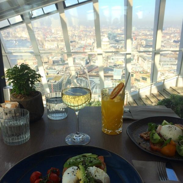 CityUnscripted's tweet photo. Are you visiting #London on business? You might be in the city to work, but that doesn’t mean you need to spend your whole trip in your hotel room! https://t.co/6OV9aZT7kR #Travel #BusinessTravel #CityUnscripted https://t.co/oEsS1lS001