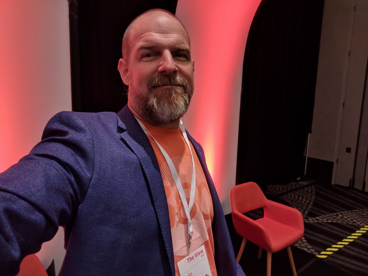 Sporting my <a href="/360ViewTweets/">360 View</a> orange attire this morning. Looking forward to sharing my thoughts on #socialmedia and #digitalmarketing at #TheView2018.