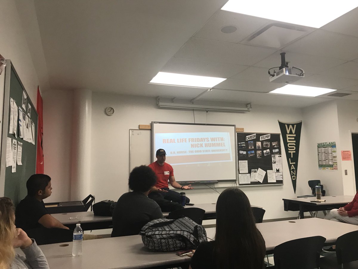 WHSPawPit's tweet photo. Career Development class hearing their first #reallifeFriday speaker, Nick Hummel, who is a nurse at #OSUWexnerMedicalCenter #Careers #learnfromexperience https://t.co/9nGhVwf4EH