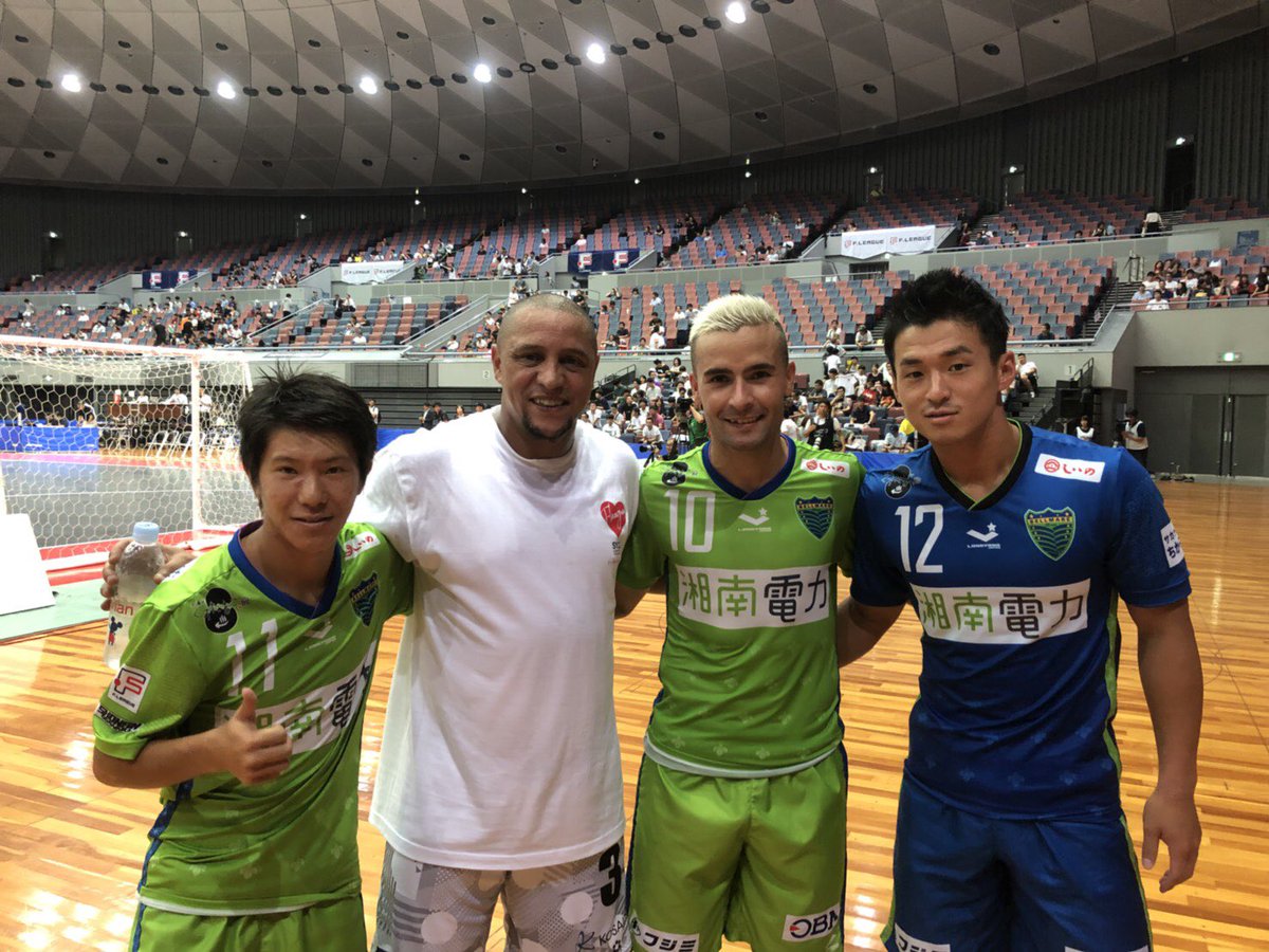 Rodrigo_DS91's tweet photo. Central de Osaka com mega evento do Roberto Carlos ... conseguimos 1 vitória e 1 Derrota... continuamos firmes em busca da nossa classificação. #naopercaofoco 😡
Próximo Sábado temos jogo em casa, contamos com o apoio dos nossos torcedores. 👍🏼😁 #VAMOSBELLMARE https://t.co/BxmqHpM4fM