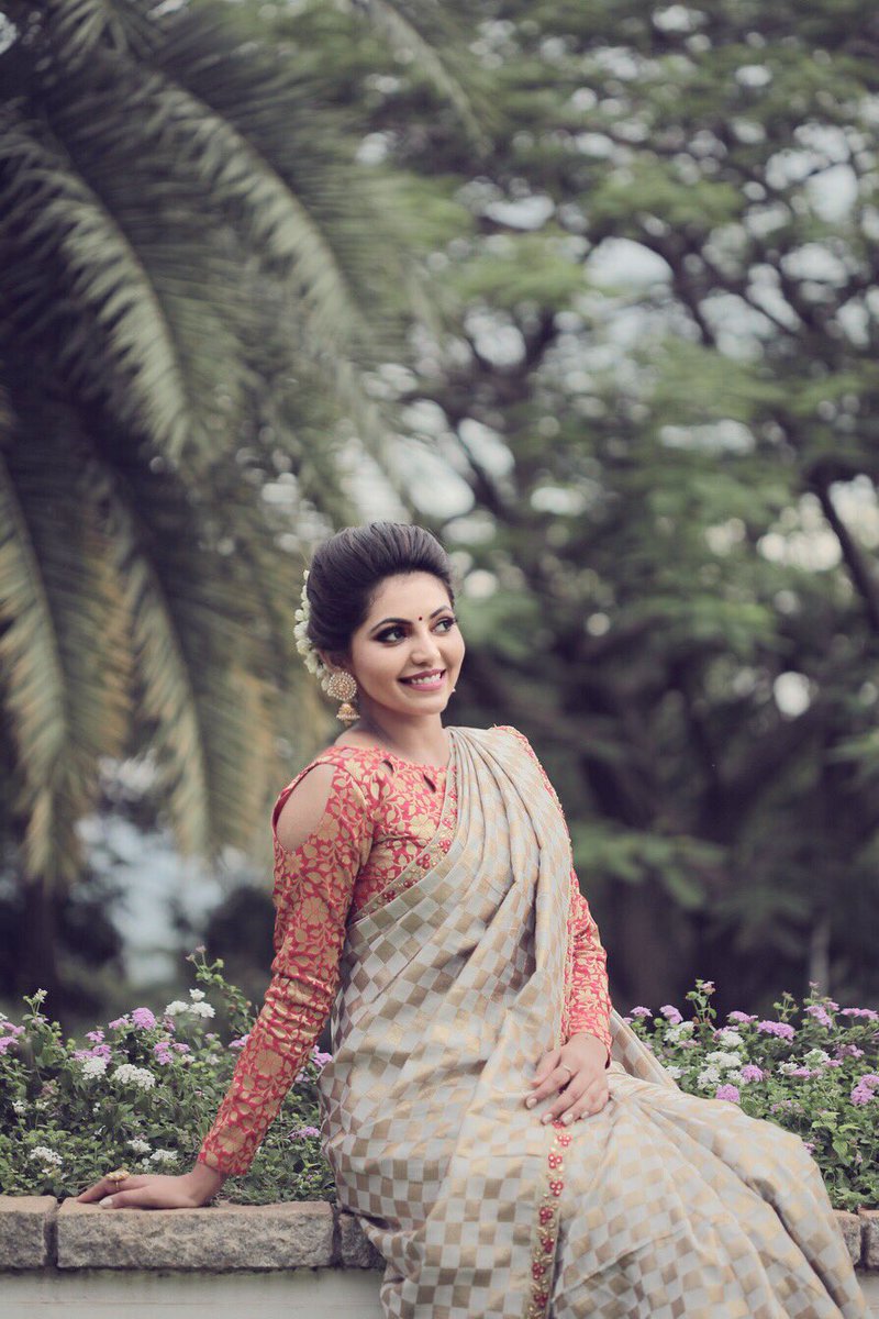 AthulyaOfficial's tweet photo. Saree only can bring out true beauty and elegance 😍 https://t.co/Di3A1LeTJy